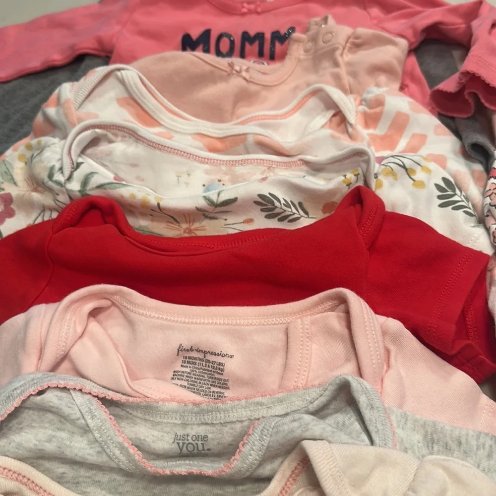 Bundle of onesies - Picture 4 of 5